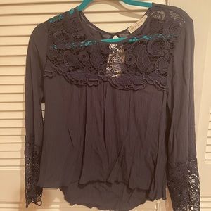 Abercrombie & Fitch lace sleeve blouse